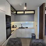 D & B Luxury 26th Floor דירה סקופיה