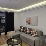 דירה D & B Luxury 26th Floor סקופיה