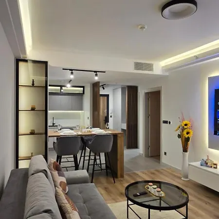 D & B Luxury 26th Floor *