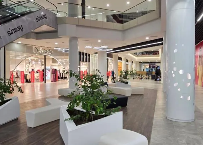 Апартаменти D & B Luxury 26th Floor Скоп'є