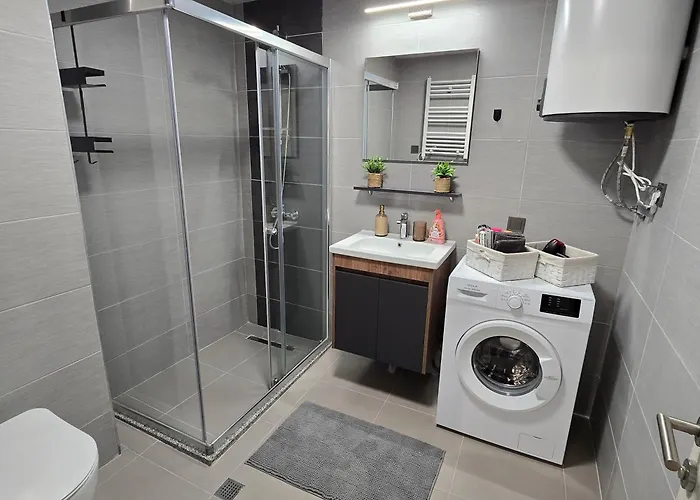 Апартаменти D & B Luxury 26th Floor Скоп'є